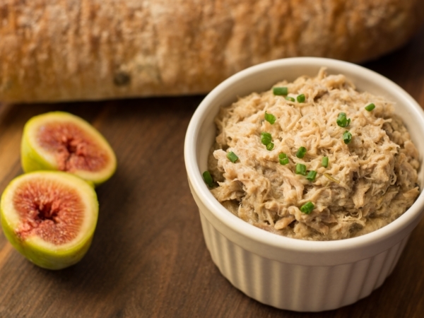 Shutterstock 323667845